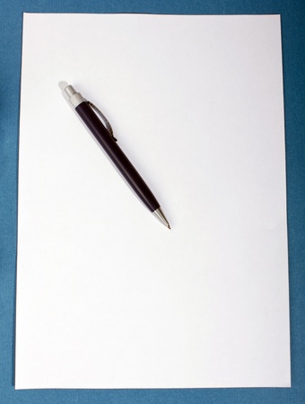 pen on paper
の写真素材