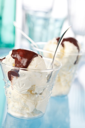 vanilla ice cream with chocolateの写真素材