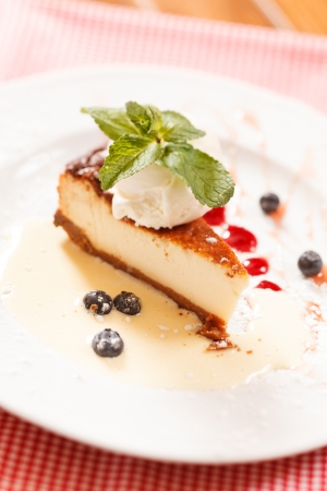 cheesecake with ice creamの写真素材