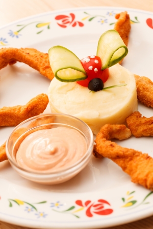 chicken with mashed potatoes for kids menuの写真素材