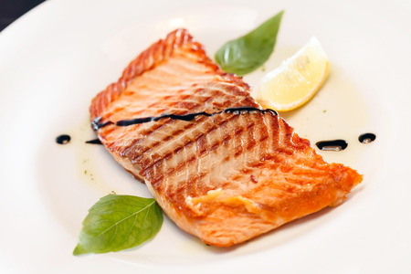 salmon steakの写真素材