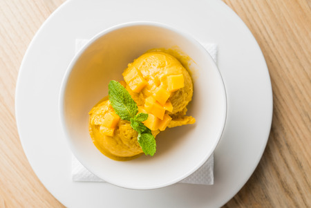 Mango ice cream sorbetの写真素材