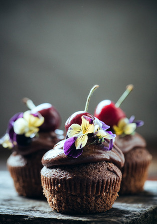 cherry cupcakesの写真素材