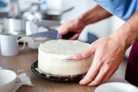 chef making red velvet cakeの写真素材