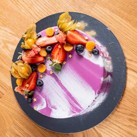 cake with fresh fruitsの写真素材