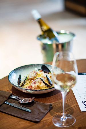 seafood pasta with white wine