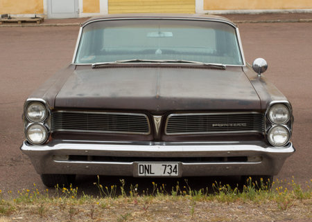 Front view of Pontiac classic car, grill.のeditorial素材