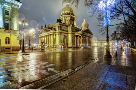 Early morning view of Saint Isaac's Cathedral in the  St. Petersburg, Russiaのeditorial素材