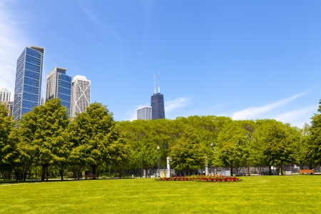 City Park With Chicago Skyline in Backgroundの写真素材
