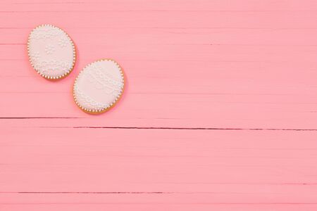 Easter decorations on pink wooden backgroundの写真素材
