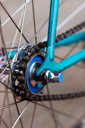 bicycle chain with blue pinion