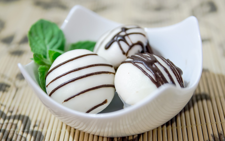 Chocolate cupcakes-Homemade Chocolate Cupcake with chocolate frostingの写真素材