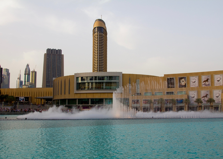 Dubai, UAE - April 16, 2012: A view of the Dubai Fountain next to The Dubai Mallのeditorial素材