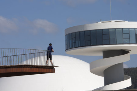 Niemeyer Museum, sea inlet in Avilésのeditorial素材