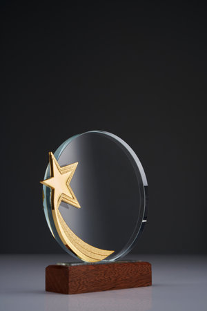 star shape crystal trophy against white backgroundの写真素材