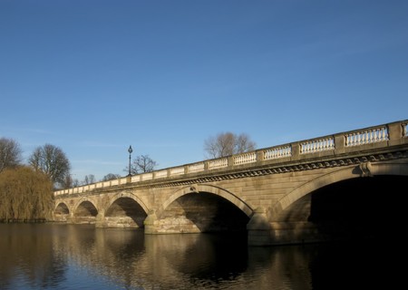 Serpentine Bridge, Hyde Park, Londonの写真素材