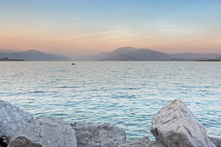 Lake Garda et evening light, Italyの写真素材