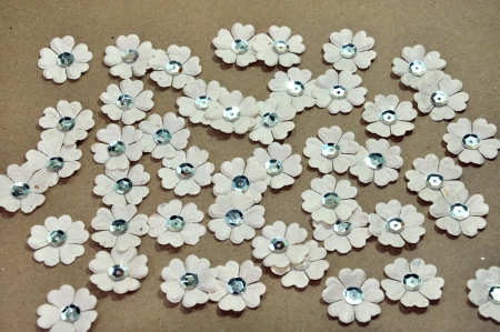Artificial flowers are imitations of natural flowering plants, used for commercial or residential decoration.の写真素材