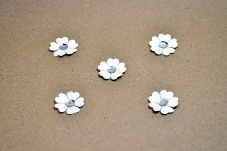 Artificial flowers are imitations of natural flowering plants, used for commercial or residential decoration.の写真素材