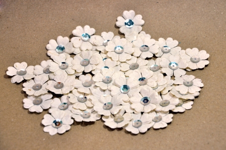 Artificial flowers are imitations of natural flowering plants, used for commercial or residential decoration.の写真素材