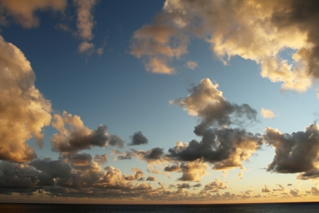Beautiful sunset sky with cloudsの写真素材