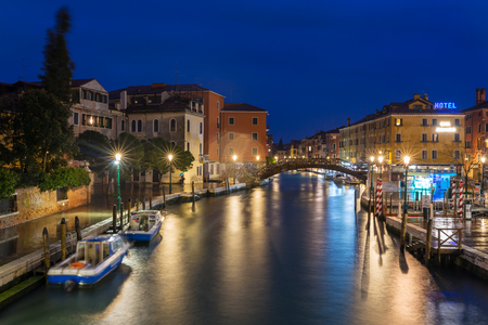 Side Canal at night in Venice, Italy.のeditorial素材