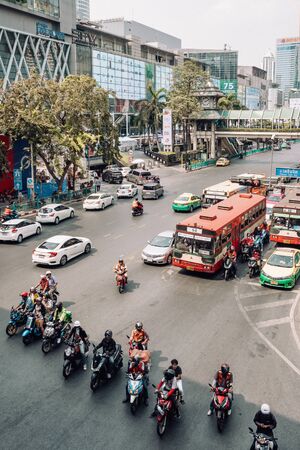 Traffic on Rama I street at Pathumwan junction in Bangkok, Thailandのeditorial素材