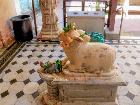 Mumbai Maharashtra India. Babulnath Temple is an ancient Hindu temple dedicated to lord Shiva Situated on a small hillock near Girgaum Chowpatty it is one of the oldest mandir built in the 1780.の写真素材