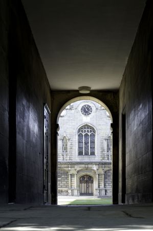 Composed of thirty one colleges (the earliest of which is named Peterhouse), the prestigious university in the city of Cambridge (England) attracts young people interested in a vintage education as well as great exam results under the guidance of diistingの写真素材