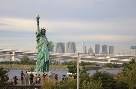 ODAIBA, JAPAN - NOVEMBER 7 2019: Odaiba, an artificial island located in Tokyo Bay.のeditorial素材