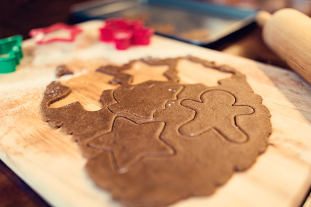 Making Christmas gingerbread cookiesの写真素材