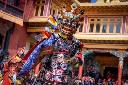 Buddhist Monk with dragon mask dancing at colorful buddhism mask dance festival of Matho in Ladahk, Jammu and Kashmir, India.のeditorial素材