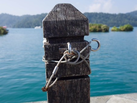 Rope attach to dock postの写真素材
