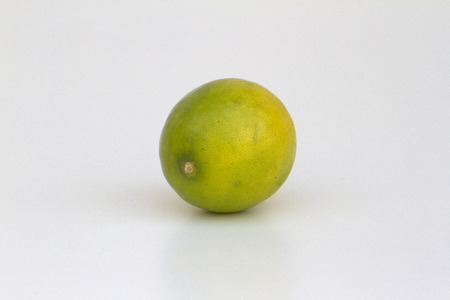 Fresh juicy lime on a counter in the market of India of Goa.の写真素材