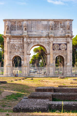 Rome, Lazio, Italy - September 22, 2021: The Arch of Constantine a triumphal arch in Rome (Arco di Costantino) situated near the Colosseum and the Palatine Hillのeditorial素材
