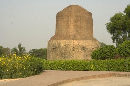Dhamekh Stupa in Saranath near Varanasi, Uttara Pradesh, India, Asiaの写真素材