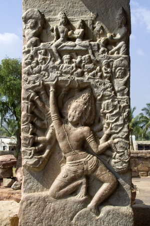 Sculpture of Ravana lifting Mount Kailash on pillar of Virupaksha Temple, Pattadakal, Karnataka, India, Asiaのeditorial素材