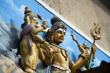 Close up of colorful statues of Shiva and Ganesha at Meenakshi Temple in Madurai, Tamil Nadu, India, Asiaのeditorial素材