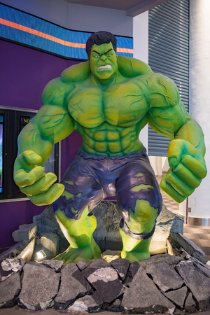 Bangkok, Thailand - October 31, 2015 : Large model of the hulk in front of the cinema theatreのeditorial素材