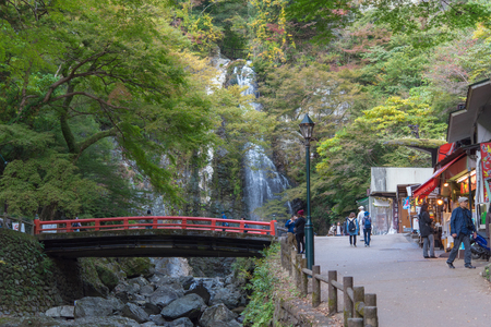 OSAKA, JAPAN - November 5: Mino Falls Meiji-no-mori Mino Quasi-national Park Mino Waterfall Minoo Park Stream - take photo in early autumn season before red maple grownのeditorial素材