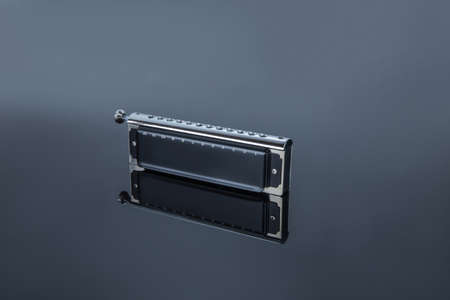 Small harmonica instrument