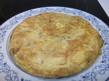 Authentic Spanish omelette (potatoes omelette)の写真素材