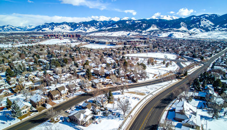Aerial view of a small town in Utah during winter season.の素材