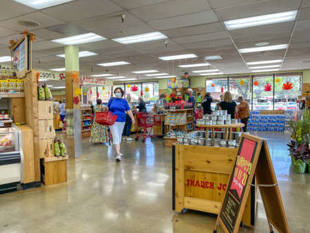 Inside a popular Trader Joes grocery store.のeditorial素材