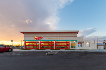 Eegees Fast Food Restaurantt in Tucson, Arizona, USA.のeditorial素材