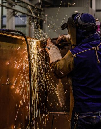 Gas cutting of the metal