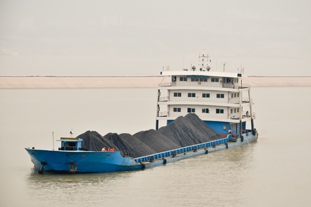 freight ships on the yangtze in chinaのeditorial素材