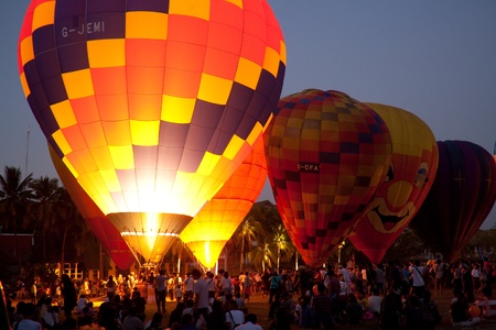 atmosphere of hot air balloon festival in Thailand International Ballon Festival 2011 in the eveningのeditorial素材