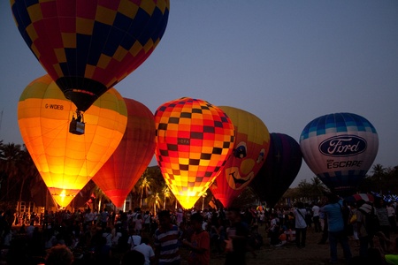 atmosphere of hot air balloon festival in Thailand International Ballon Festival 2011 in the eveningのeditorial素材