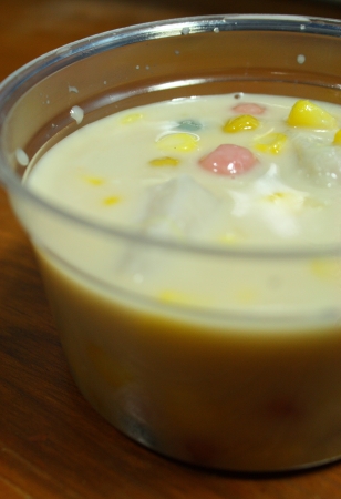 famous thai dessert   bua loi-steamed ball flour in coconut milk plus steamed corn and taroの写真素材